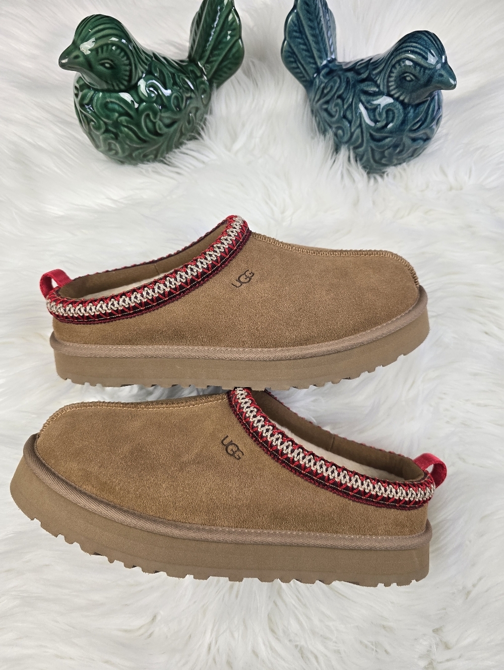 Ugg Tazman Slippers Size 8 ( Mislabled A Size 6)